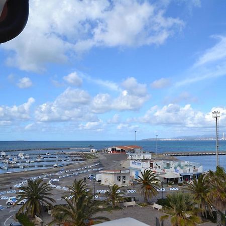 Attici Con Terrazzo Vista Mare Lejlighed Calasetta Eksteriør billede