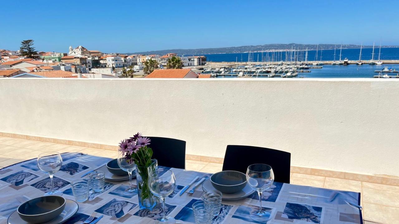 Attici Con Terrazzo Vista Mare Lejlighed Calasetta Eksteriør billede