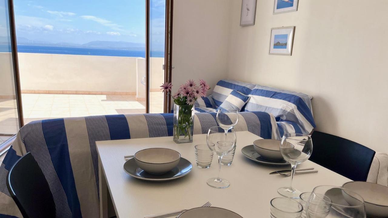 Attici Con Terrazzo Vista Mare Lejlighed Calasetta Eksteriør billede