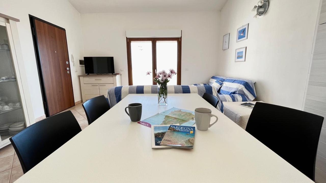 Attici Con Terrazzo Vista Mare Lejlighed Calasetta Eksteriør billede