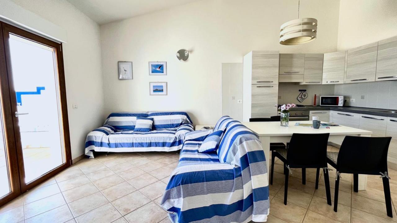 Attici Con Terrazzo Vista Mare Lejlighed Calasetta Eksteriør billede