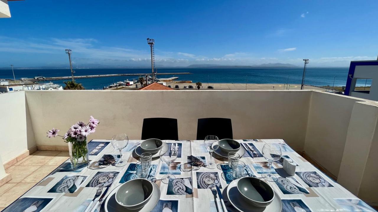 Attici Con Terrazzo Vista Mare Lejlighed Calasetta Eksteriør billede