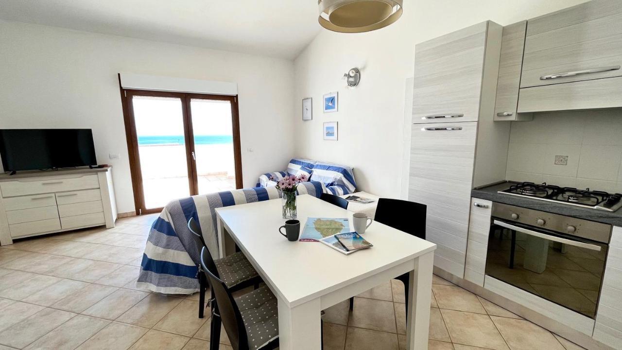 Attici Con Terrazzo Vista Mare Lejlighed Calasetta Eksteriør billede